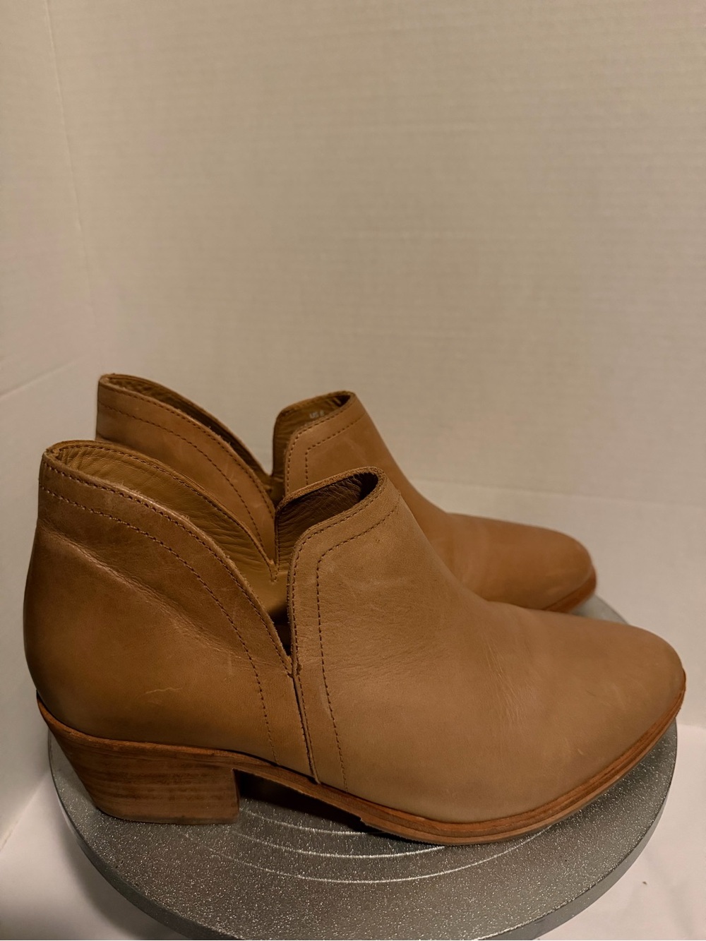 Nisolo Mia Everyday Leather Ankle Booties Sz Women’s 8 almond